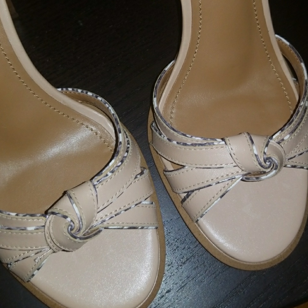 Brand New! Beautiful Leather Coach Sandals